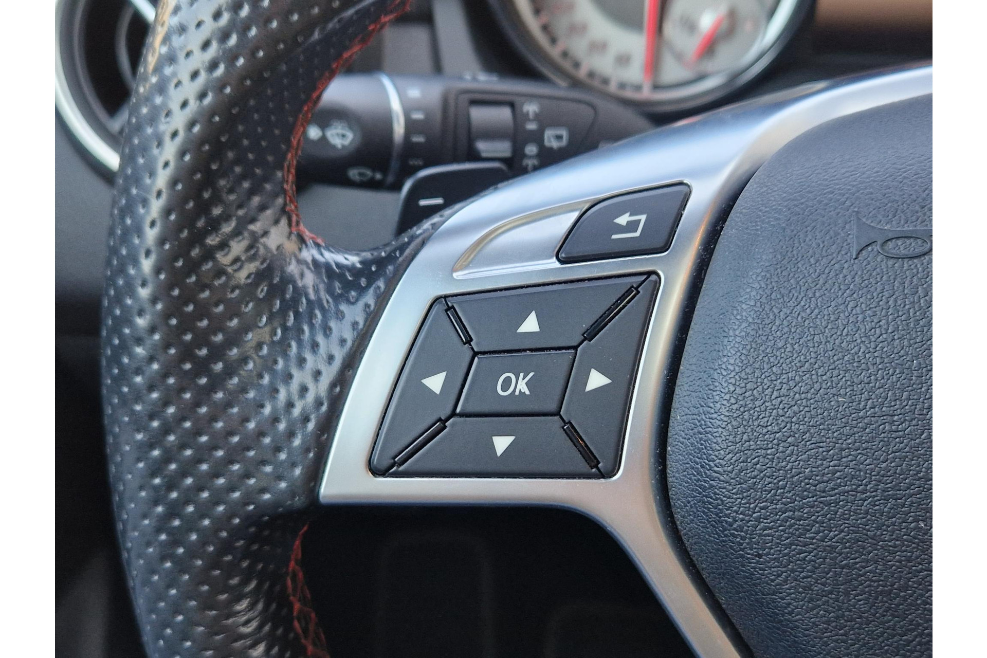 Mercedes-Benz GLA 200 AMG PRESTIGE AUTOMAAT PANO TREKHAAK 47535767-13.jpg | Autobedrijf Gerard Vulink