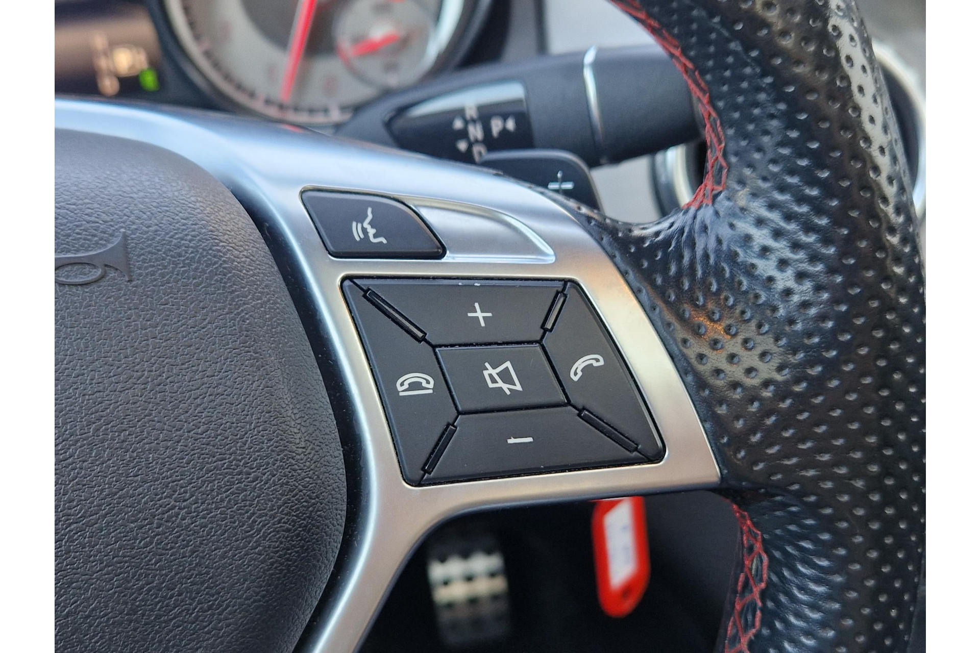 Mercedes-Benz GLA 200 AMG PRESTIGE AUTOMAAT PANO TREKHAAK 47535767-14.jpg | Autobedrijf Gerard Vulink