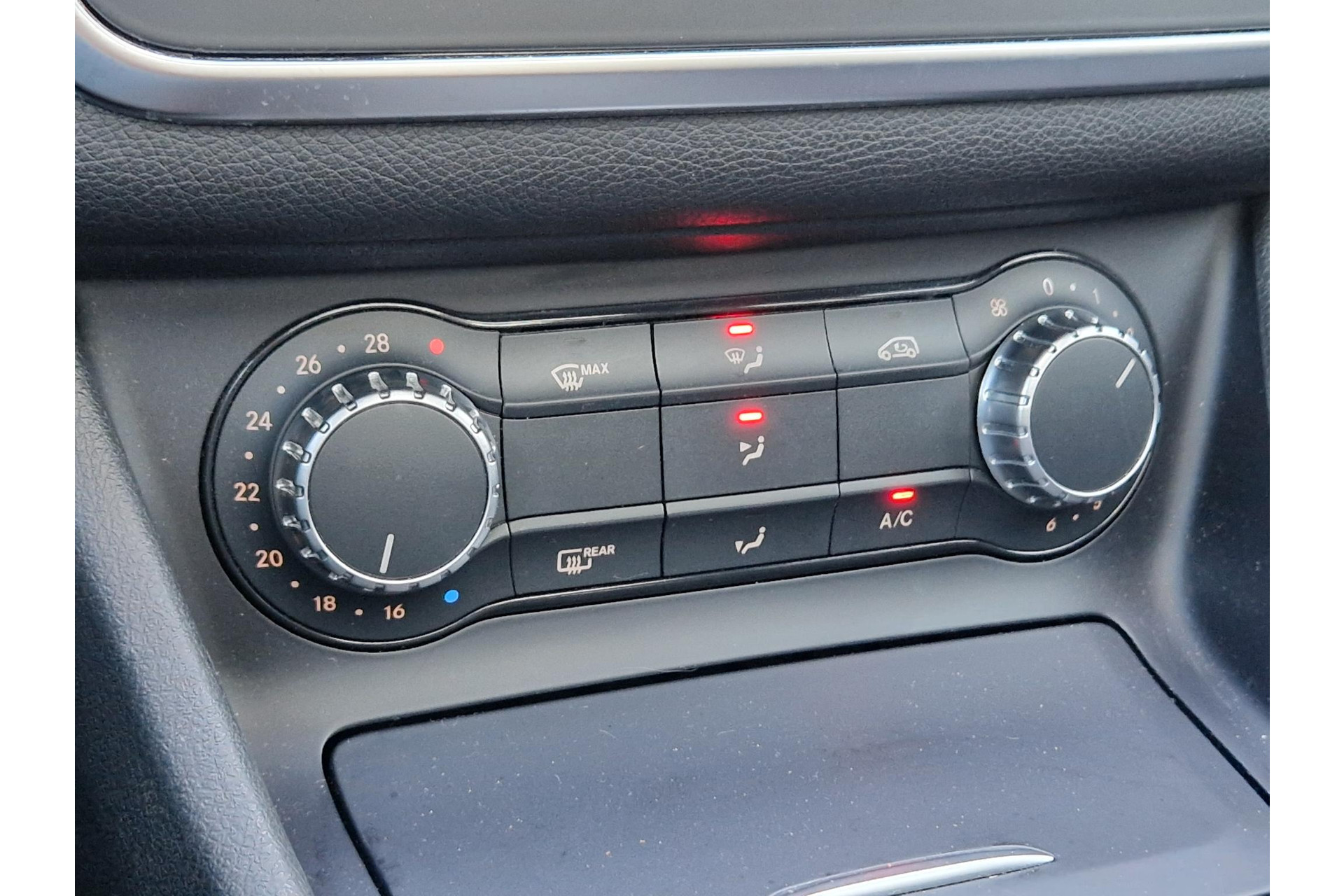 Mercedes-Benz GLA 200 AMG PRESTIGE AUTOMAAT PANO TREKHAAK 47535767-20.jpg | Autobedrijf Gerard Vulink