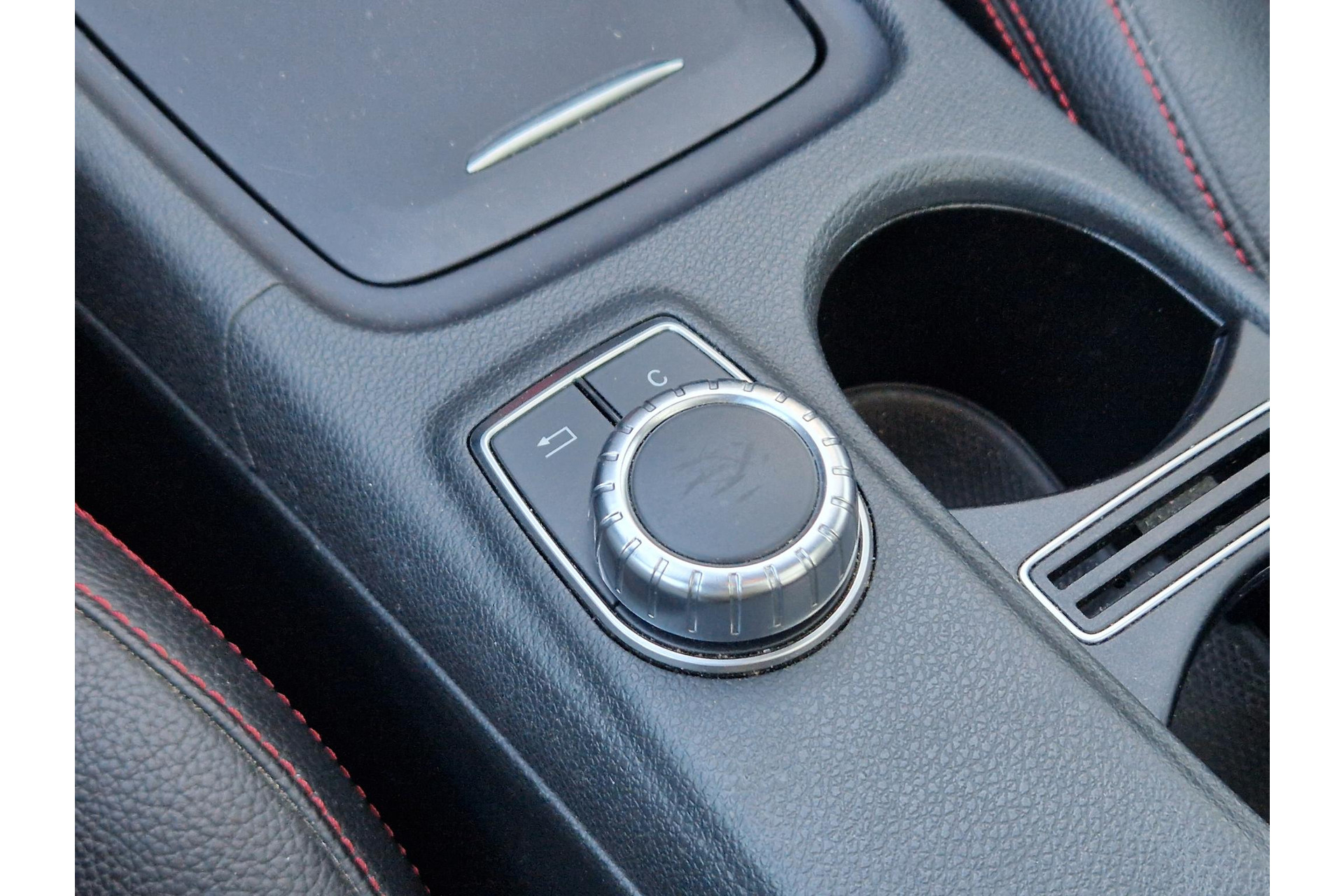 Mercedes-Benz GLA 200 AMG PRESTIGE AUTOMAAT PANO TREKHAAK 47535767-21.jpg | Autobedrijf Gerard Vulink