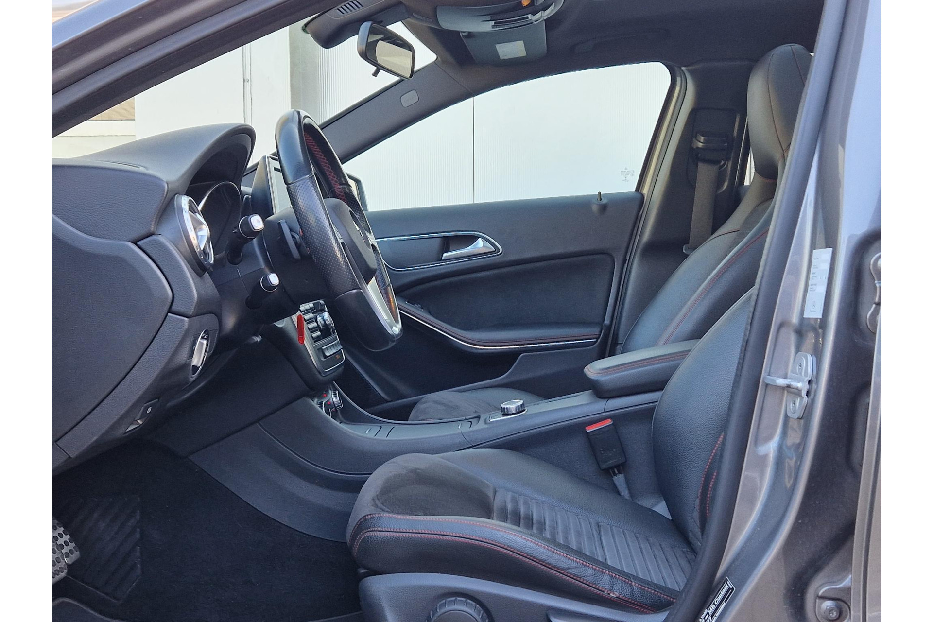 Mercedes-Benz GLA 200 AMG PRESTIGE AUTOMAAT PANO TREKHAAK 47535767-6.jpg | Autobedrijf Gerard Vulink