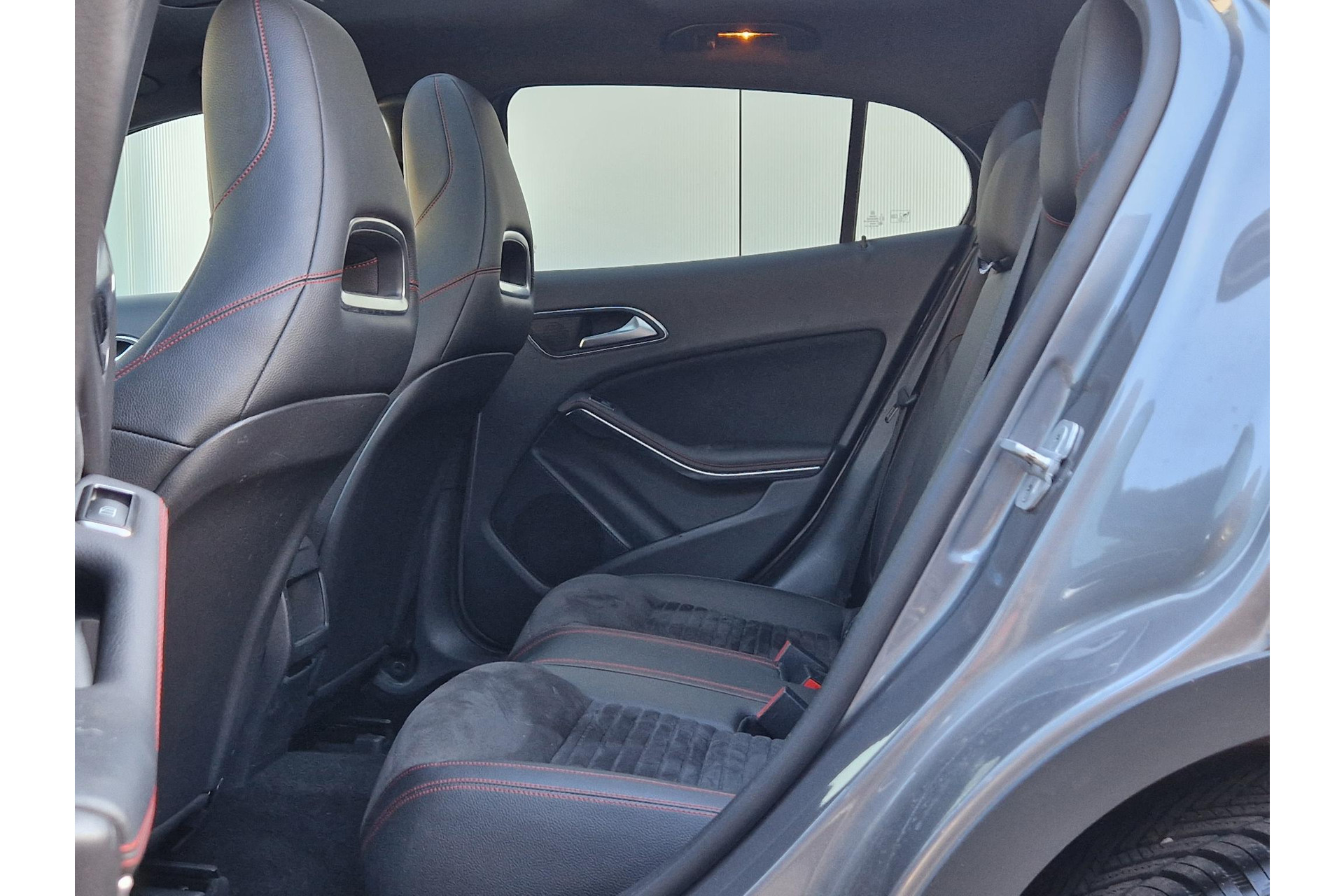 Mercedes-Benz GLA 200 AMG PRESTIGE AUTOMAAT PANO TREKHAAK 47535767-7.jpg | Autobedrijf Gerard Vulink