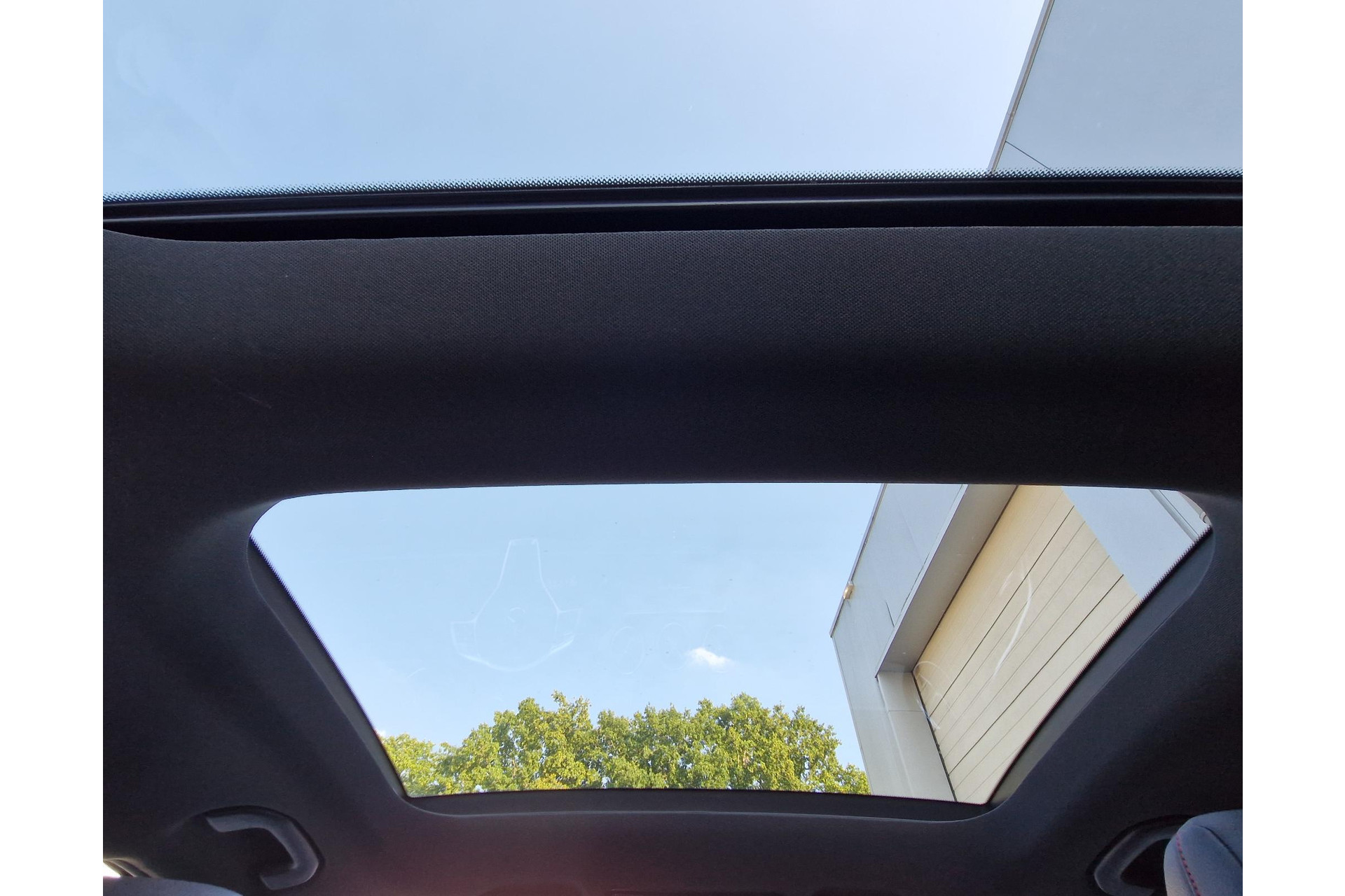 Mercedes-Benz GLA 200 AMG PRESTIGE AUTOMAAT PANO TREKHAAK 47535767-8.jpg | Autobedrijf Gerard Vulink