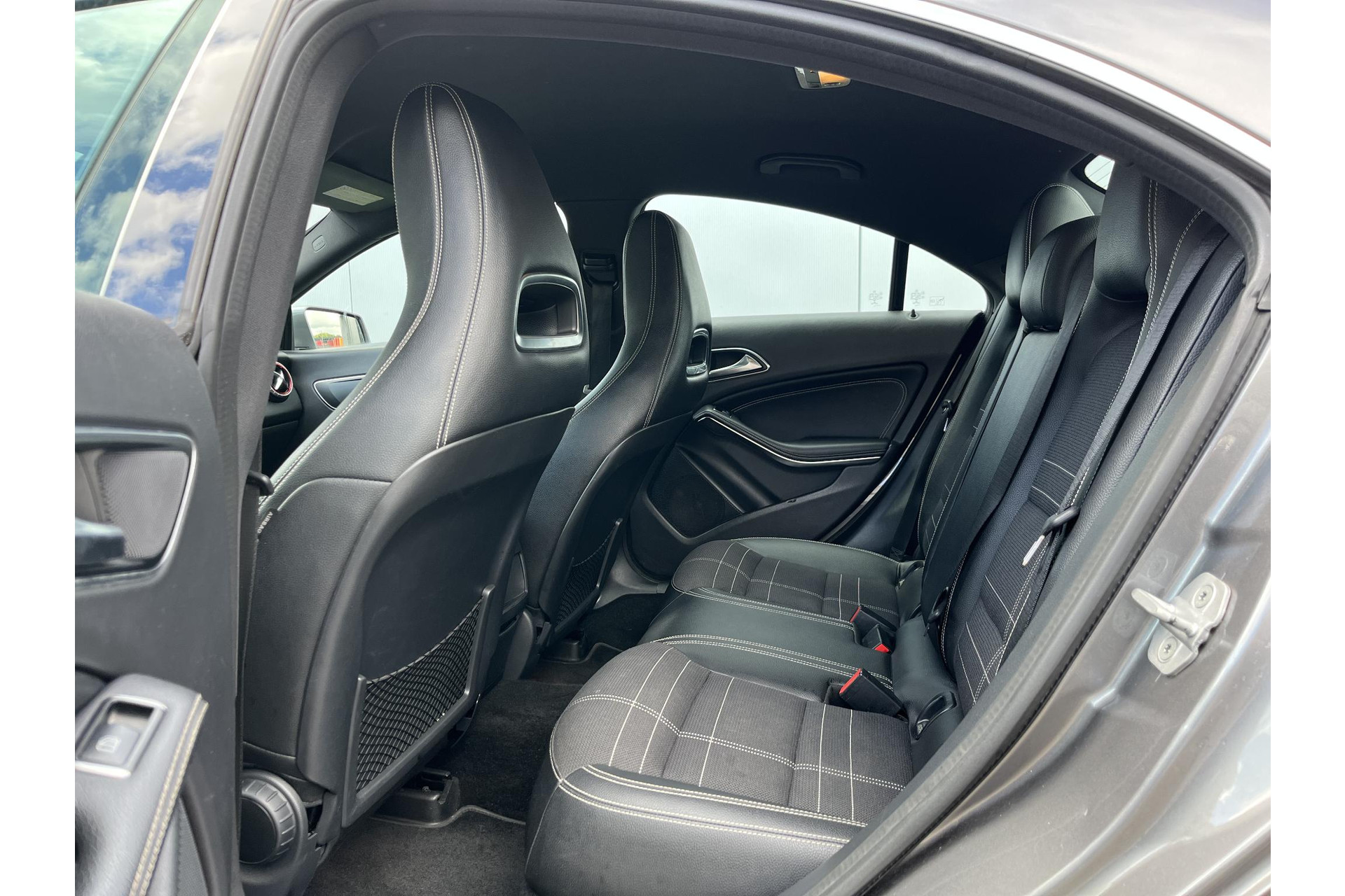 Mercedes-Benz CLA 180 Ambition AIRCO CRUISE TREKHAAK 47593067-6.jpg | Autobedrijf Gerard Vulink