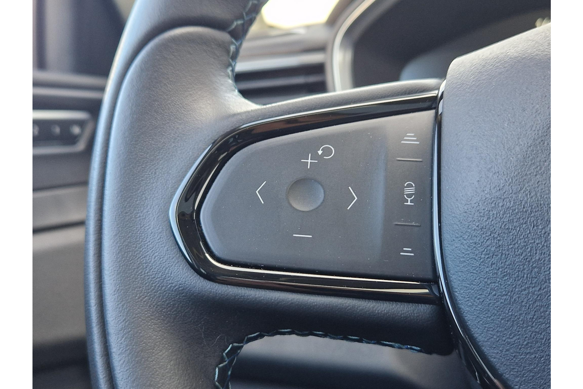 Lynk & Co 01 1.5 262PK | BLACK EDITION |CAMERA SCHUIF/KANTELDAK 47767761-11.jpg | Autobedrijf Gerard Vulink