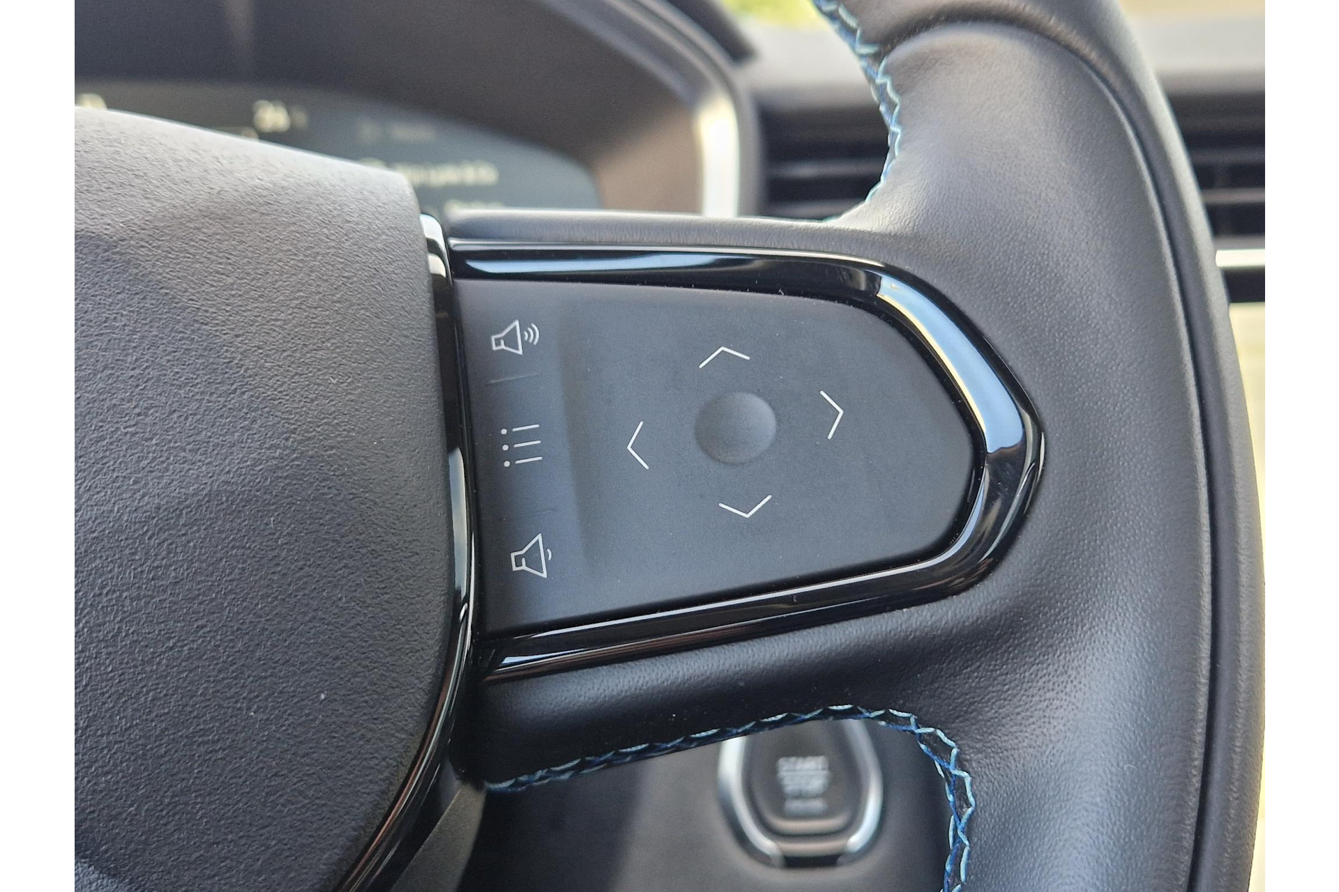 Lynk & Co 01 1.5 262PK | BLACK EDITION |CAMERA SCHUIF/KANTELDAK 47767761-12.jpg | Autobedrijf Gerard Vulink