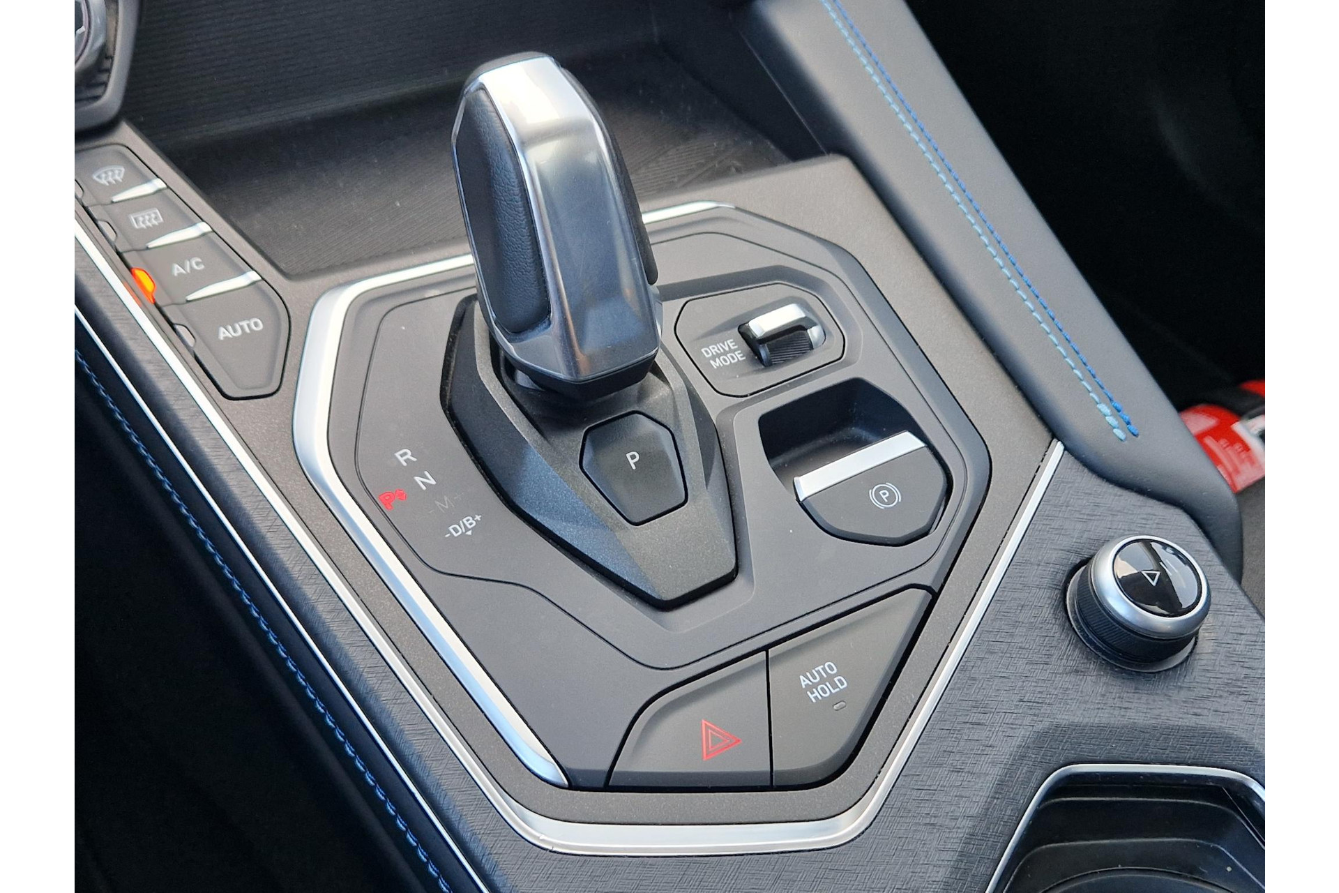 Lynk & Co 01 1.5 262PK | BLACK EDITION |CAMERA SCHUIF/KANTELDAK 47767761-19.jpg | Autobedrijf Gerard Vulink