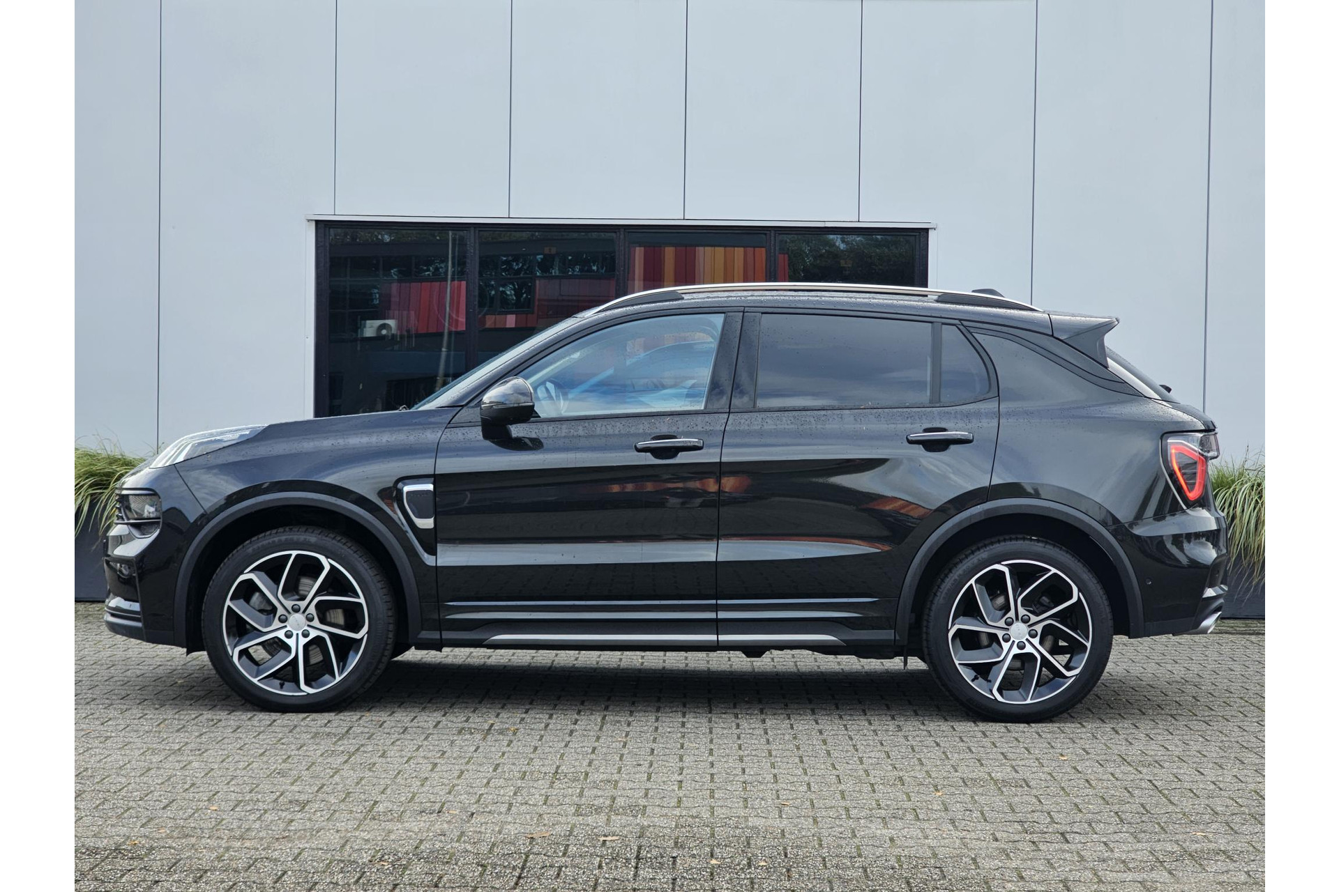 Lynk & Co 01 1.5 262PK | BLACK EDITION |CAMERA SCHUIF/KANTELDAK 47767761-2.jpg | Autobedrijf Gerard Vulink