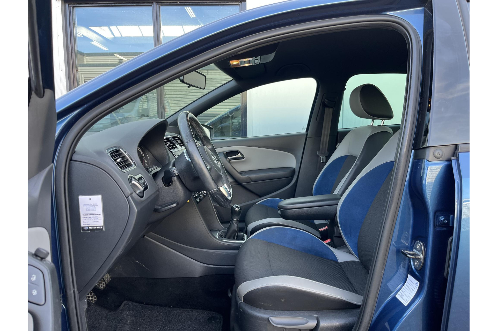 Volkswagen Polo 1.4 TSI Blue GT 140PK AIRCO CRUISE NAV 48517192-5.jpg | Autobedrijf Gerard Vulink