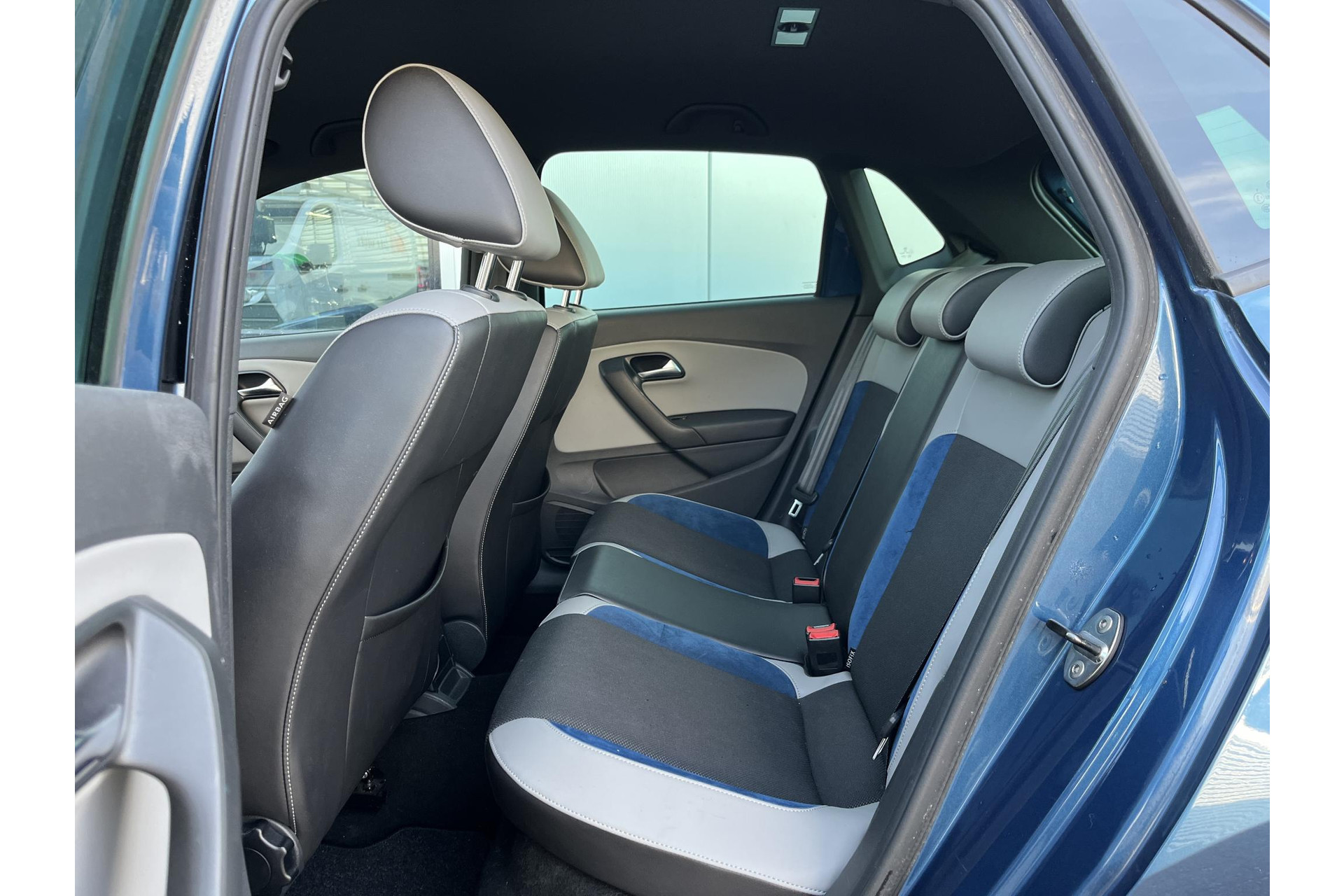 Volkswagen Polo 1.4 TSI Blue GT 140PK AIRCO CRUISE NAV 48517192-6.jpg | Autobedrijf Gerard Vulink