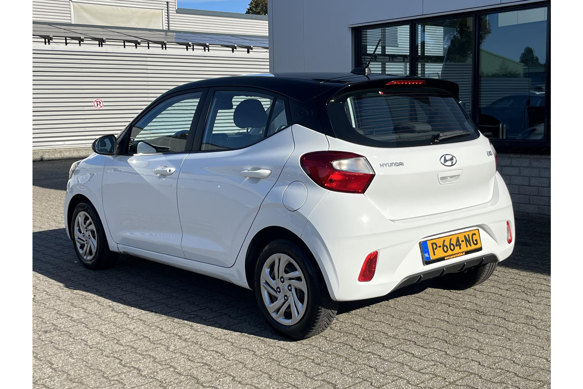 Hyundai i10 1.0 Comfort AIRCO CRUISE APPLE CARPLAY 48517716-2.jpg | Autobedrijf Gerard Vulink