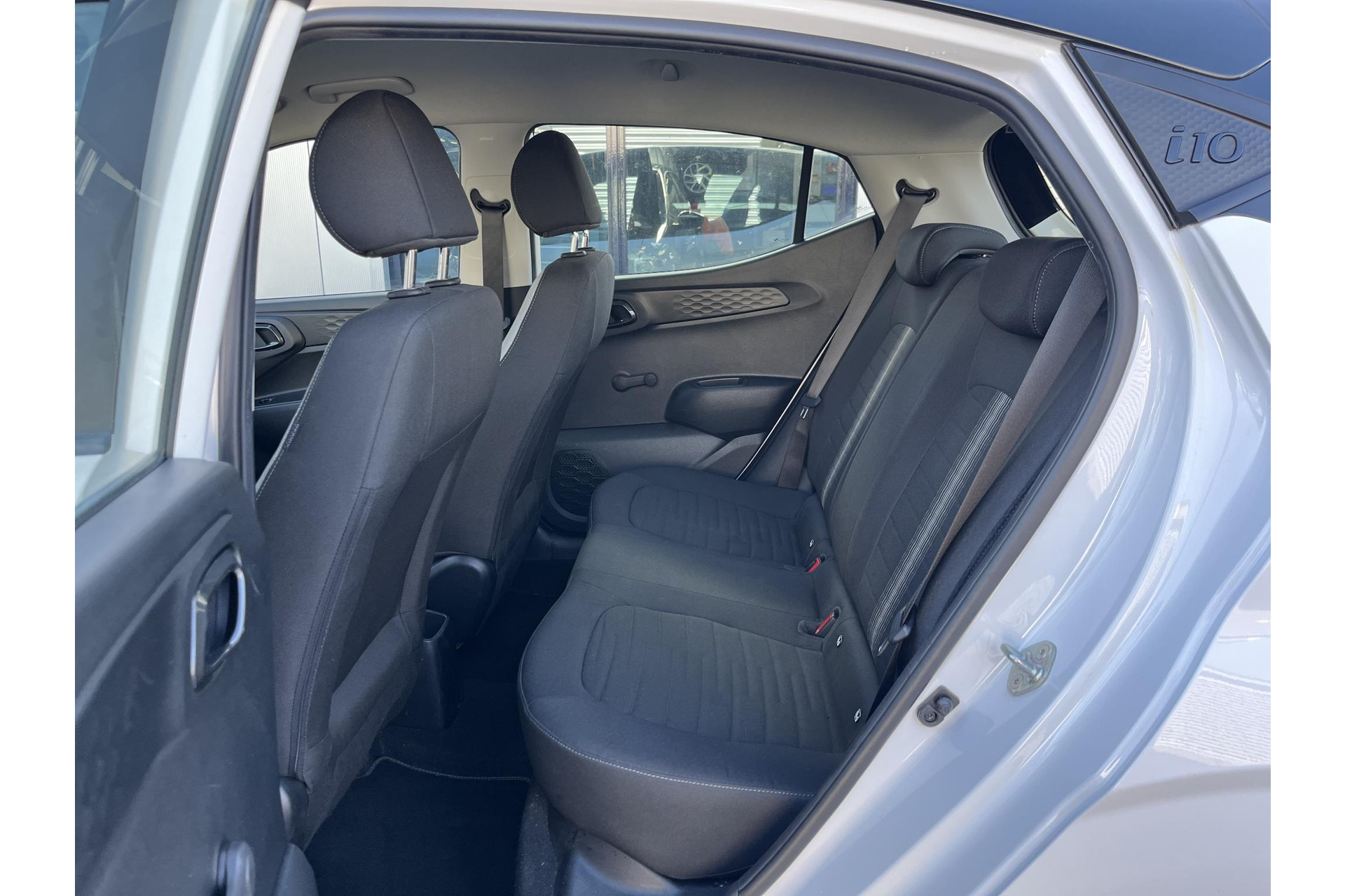 Hyundai i10 1.0 Comfort AIRCO CRUISE APPLE CARPLAY 48517716-4.jpg | Autobedrijf Gerard Vulink