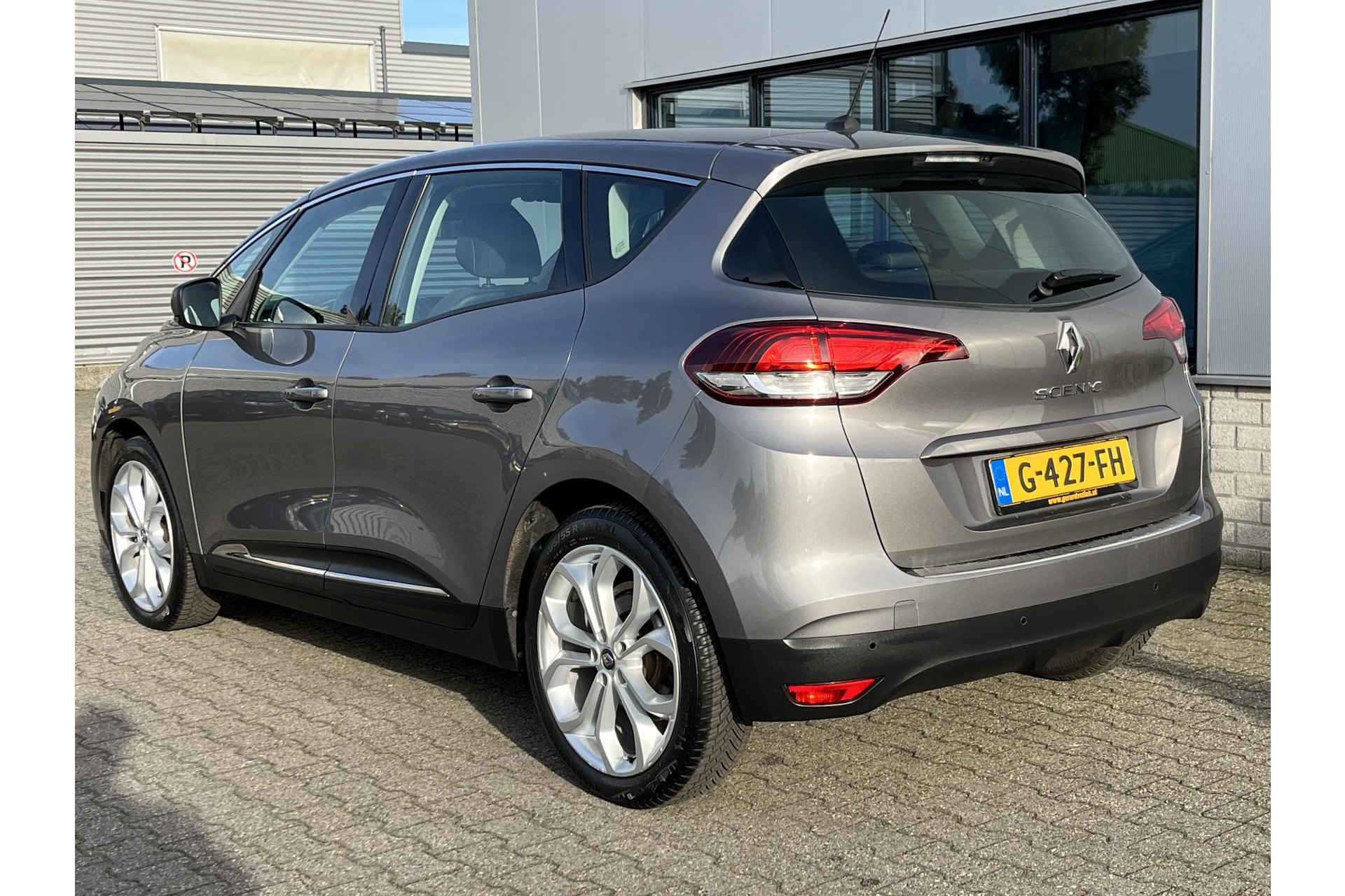 Renault Scénic TCe 115 Zen CLIMA KEYLESS NAV PDC 48517717-4.jpg | Autobedrijf Gerard Vulink