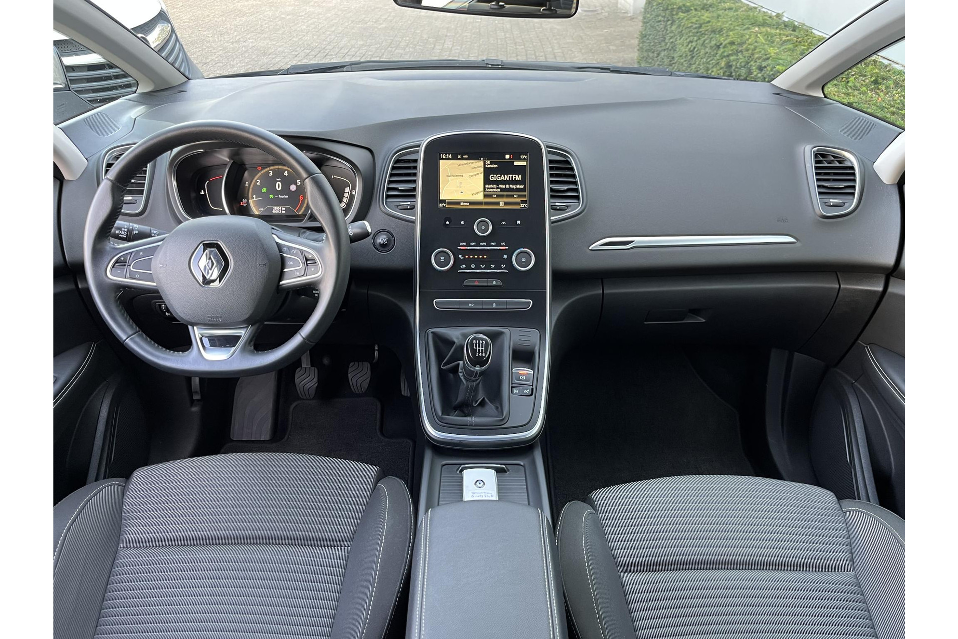Renault Scénic TCe 115 Zen CLIMA KEYLESS NAV PDC 48517717-8.jpg | Autobedrijf Gerard Vulink