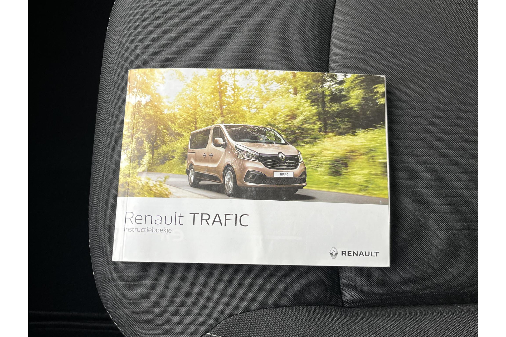 Renault Trafic 1.6 dCi 125PK L2H1 Luxe TREKHAAK NAV CRUISE 48593647-13.jpg | Autobedrijf Gerard Vulink