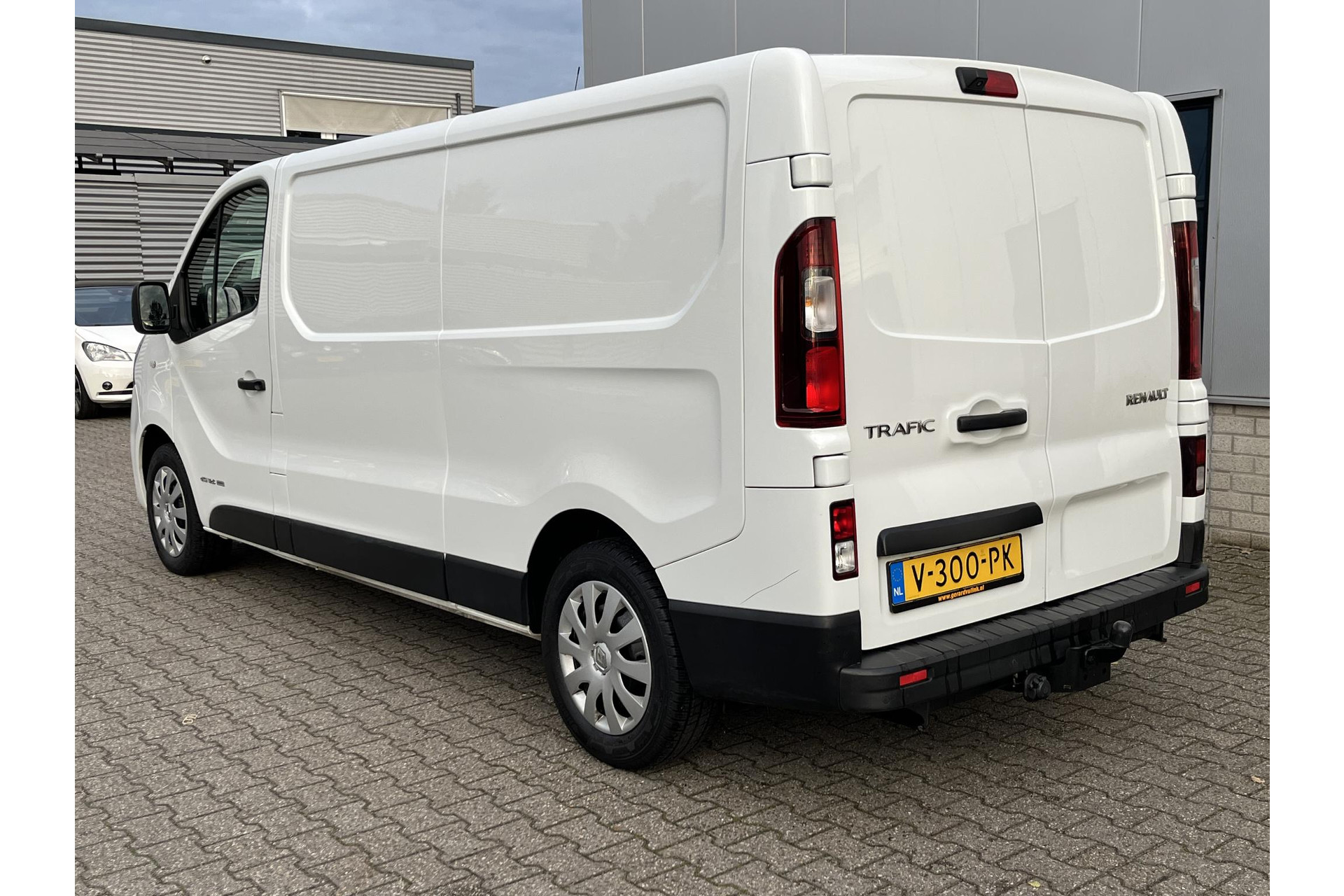 Renault Trafic 1.6 dCi 125PK L2H1 Luxe TREKHAAK NAV CRUISE 48593647-4.jpg | Autobedrijf Gerard Vulink