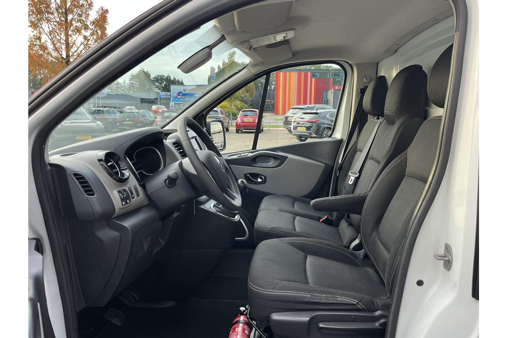 Renault Trafic 1.6 dCi 125PK L2H1 Luxe TREKHAAK NAV CRUISE 48593647-5.jpg | Autobedrijf Gerard Vulink