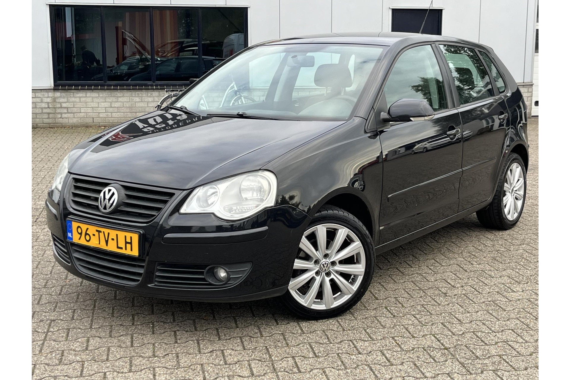 Volkswagen Polo 1.4-16V Optive AIRCO CRUISE LMV 48619001-1.jpg | Autobedrijf Gerard Vulink
