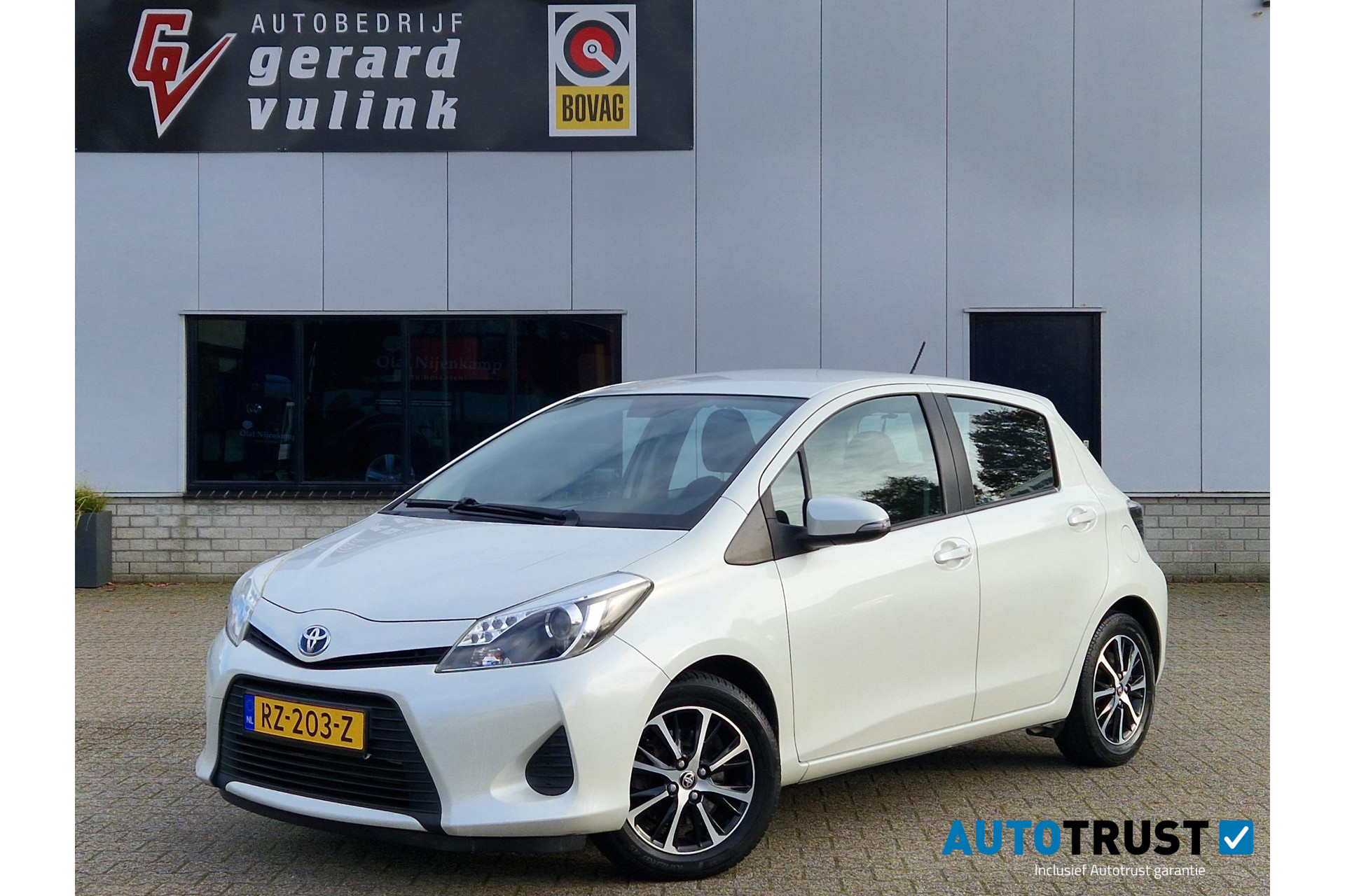 Toyota Yaris 1.5 Full Hybrid Aspiration CAMERA ECC LMV 49143044-0.jpg | Autobedrijf Gerard Vulink