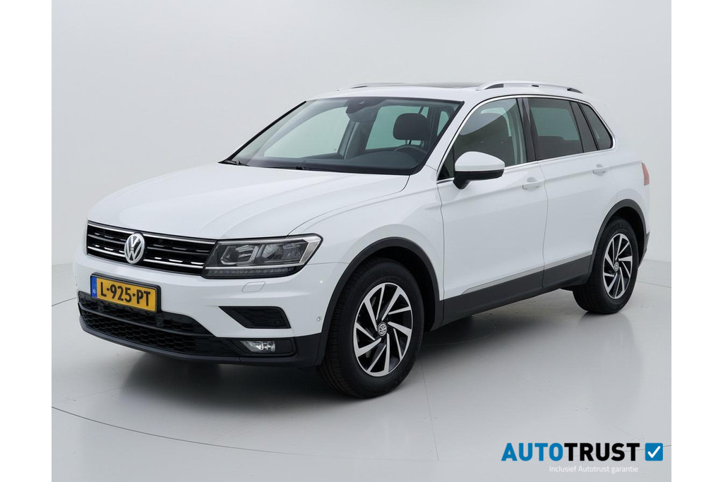 Volkswagen Tiguan 1.4 TSI Highline PANODAK ADAP CRUISE TREKHAAK 52152145-0.jpg | Autobedrijf Gerard Vulink
