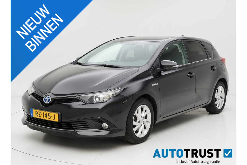 Toyota Auris 1.8 Hybrid Dynamic CRUISE NAV LMV AIRCO 52474169-0.jpg | Autobedrijf Gerard Vulink