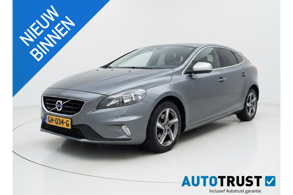 Volvo V40 2.0 T2 R-Design CLIMA NAV CRUISE PDC 54144269-0.jpg | Autobedrijf Gerard Vulink