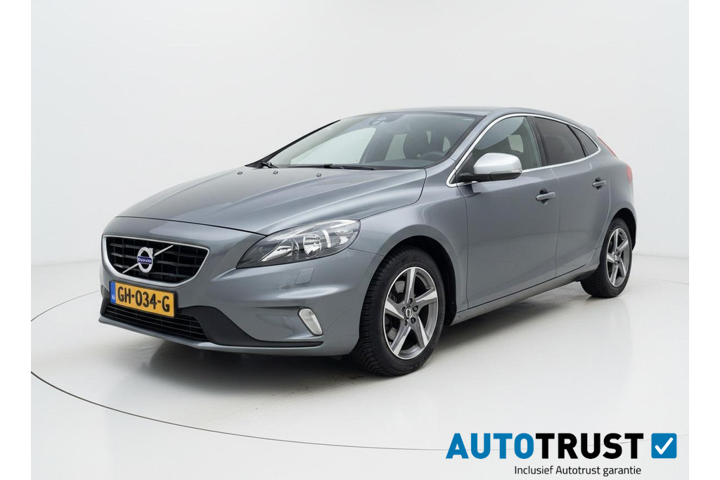 Volvo V40 2.0 T2 R-Design CLIMA NAV CRUISE PDC 54144269-0.jpg | Autobedrijf Gerard Vulink