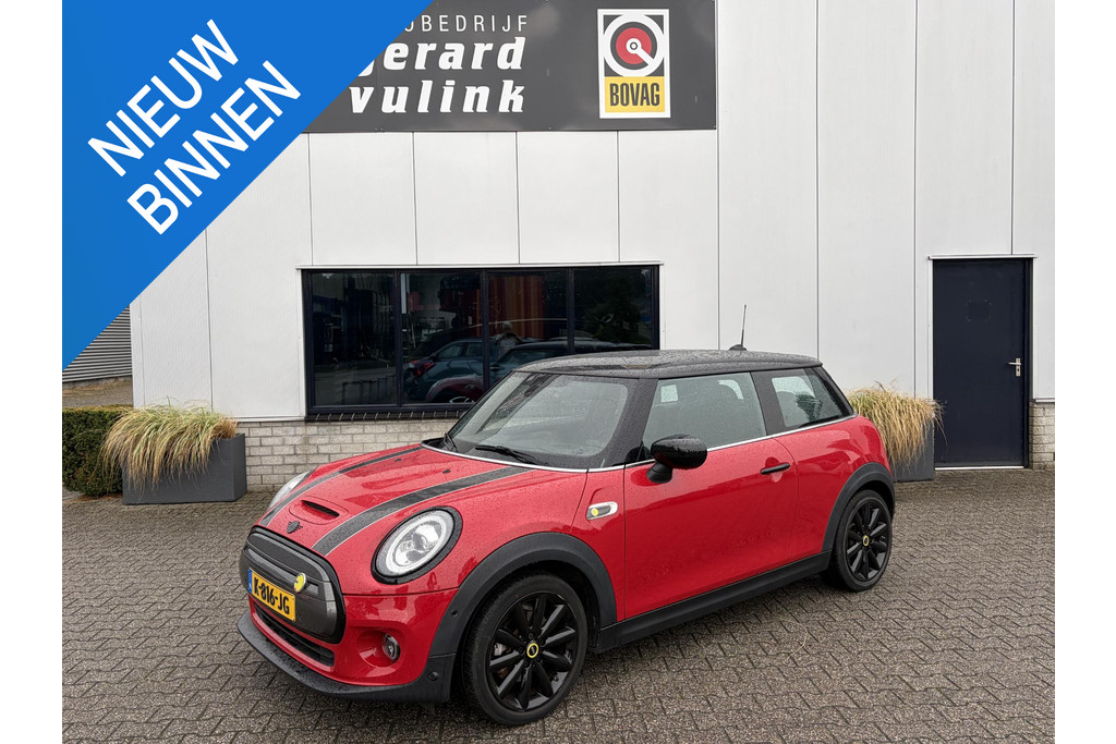 MINI Electric Charged 33 kWh CAMERA LEDER NAV ENZ 183KM bij 100% 56274280-0.jpg | Autobedrijf Gerard Vulink