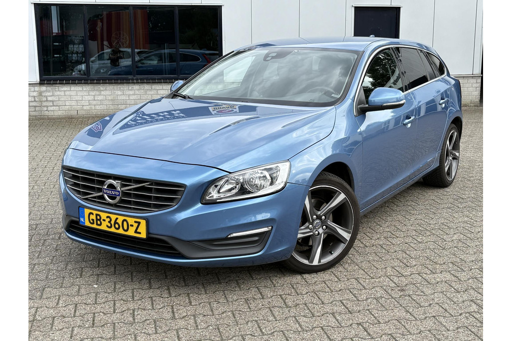 Volvo V60 1.6 T3 Momentum EX BPM EXPORT NAV CRUISE TREKHAAK 56660330-0.jpg | Autobedrijf Gerard Vulink